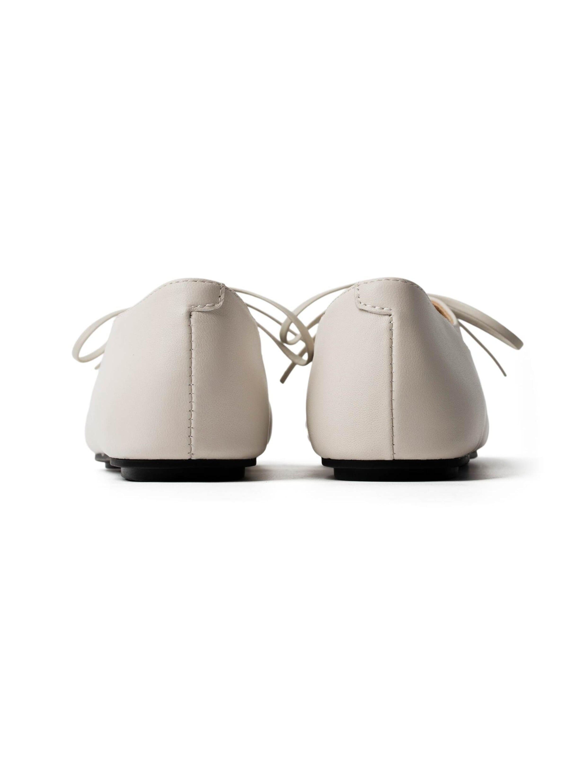 L37 HANDMADE SHOES - Sapato Slip-on 'A SLOW DANCE AWAY' em branco