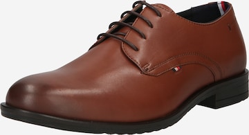 TOMMY HILFIGER Veterschoen in Bruin: voorkant