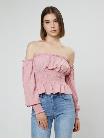 Influencer Blouse in Roze: voorkant