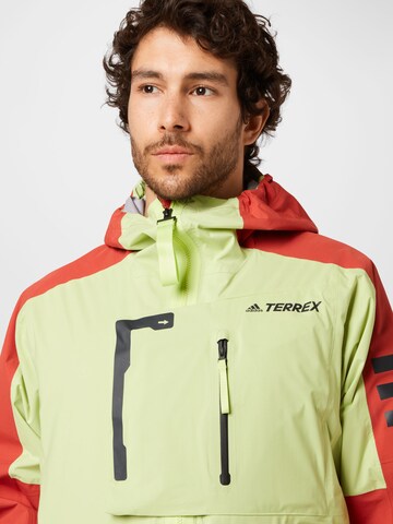 ADIDAS TERREX - Chaqueta de montaña en verde