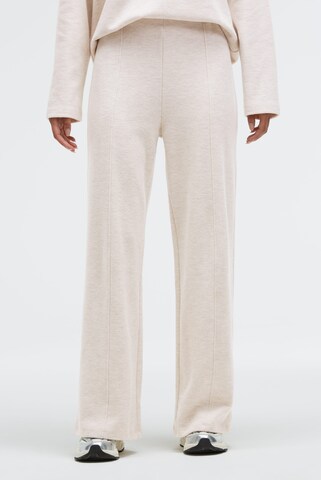 SENSES.THE LABEL Loose fit Pants in White: front