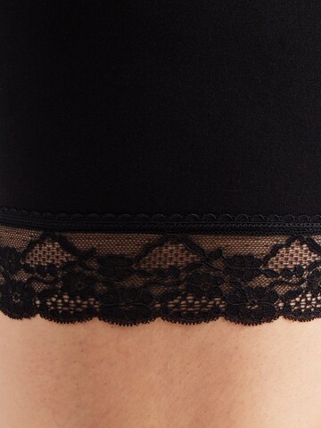 Vero Moda Curve Skinny Leggings in Black