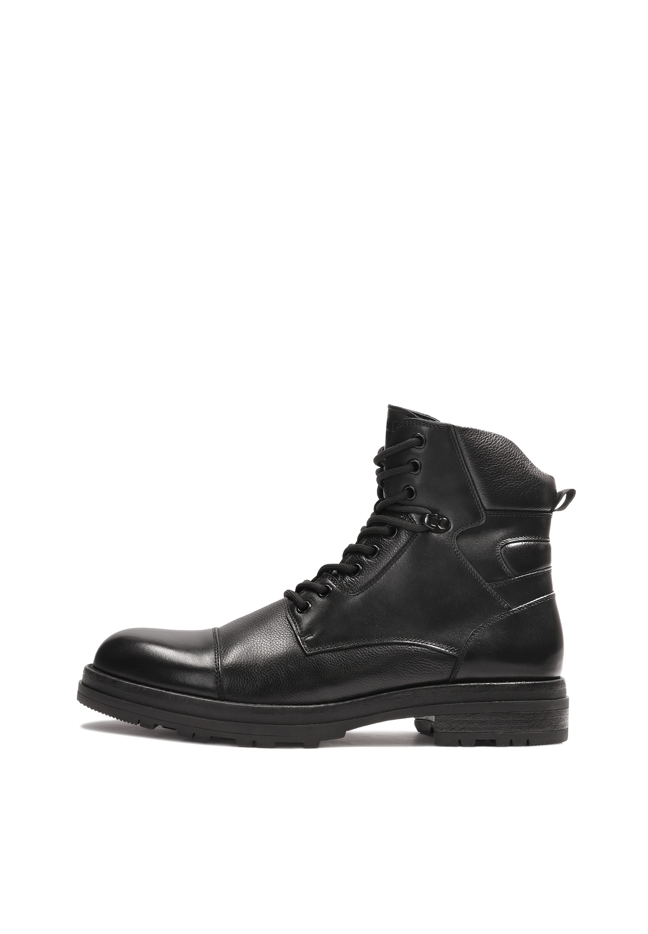 KazarČizme na vezanje - crna boja: prednji dio