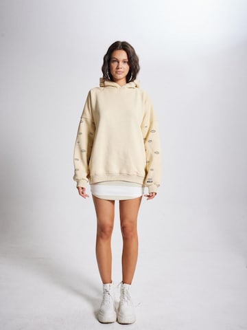 HOLLY LOLLY Sweatshirt in Beige: voorkant