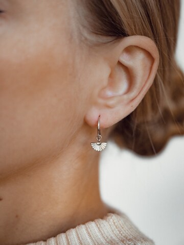 Hey Happiness Ohrringe 'Fan Hoops' in Silber