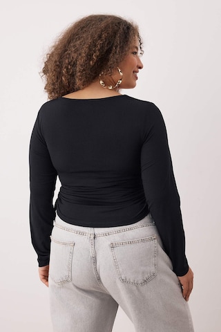 Trendyol Curve - Camiseta en negro