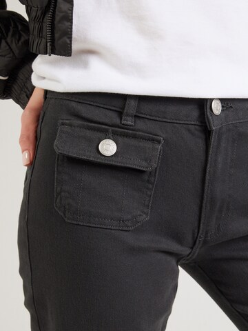 Monki - Bootcut Pantalón en negro
