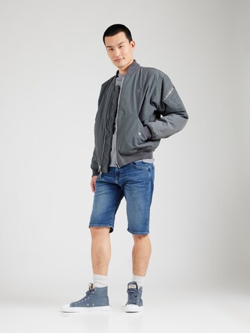 Regular Jean 'Tim' Mavi en bleu