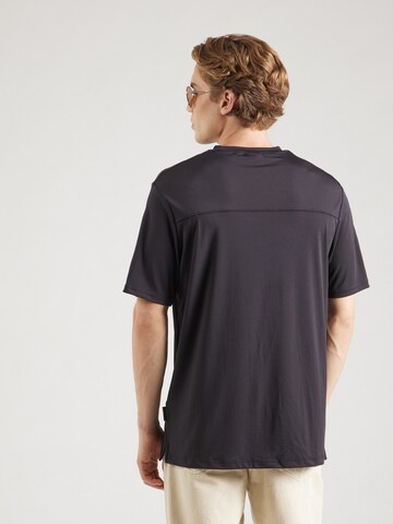 Lyle & Scott Paita värissä musta: takapuoli