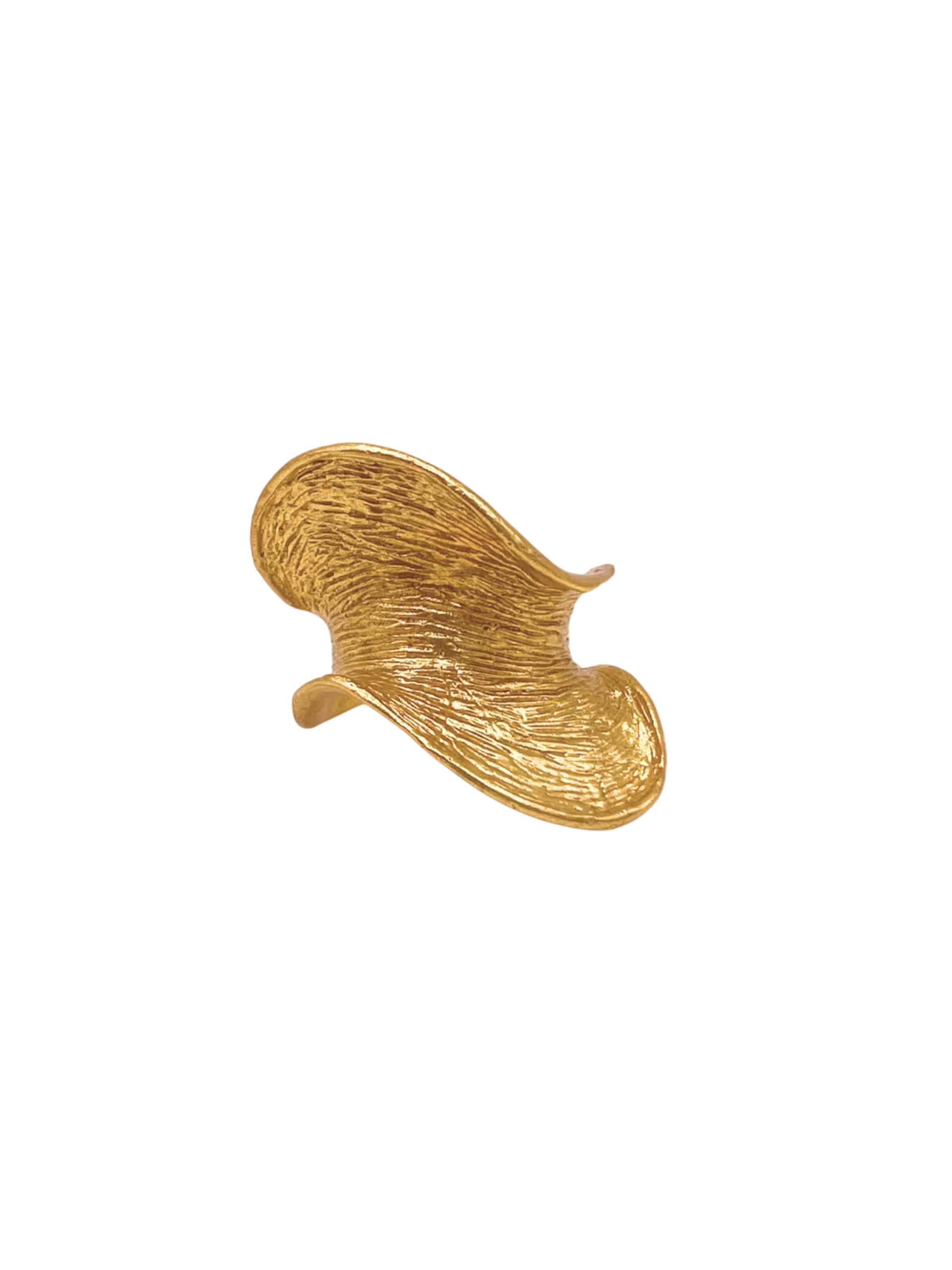 Les Reines Ring 'Eterna Wave - Statement Ring 24K Gold Plated' in de kleur Goud, Productweergave