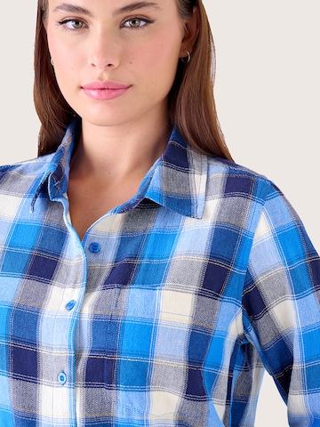 Camomilla Blouse 'Chop' in Blue: front