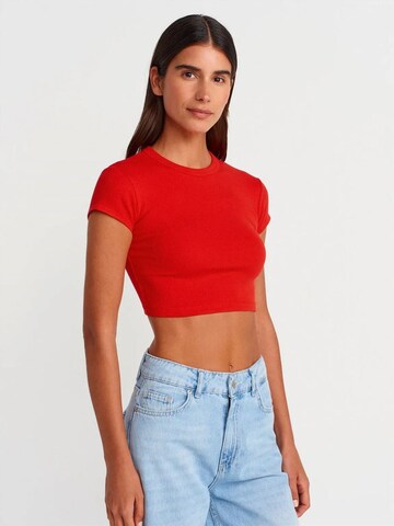 Dilvin Shirt in Red: front