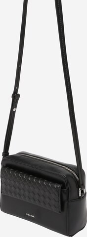 Calvin Klein - Bolso de hombro en negro: frente