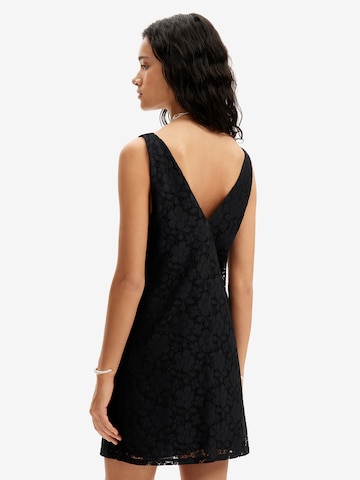 Rochie de la Desigual pe negru