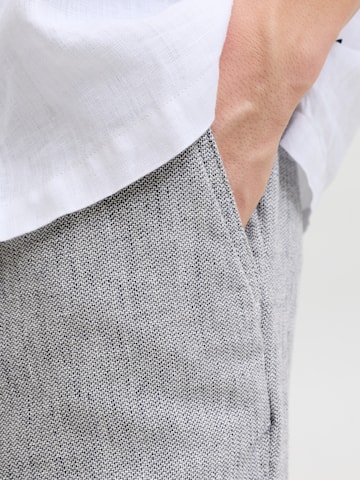 JACK & JONES Tapered Chino Pants in Grey