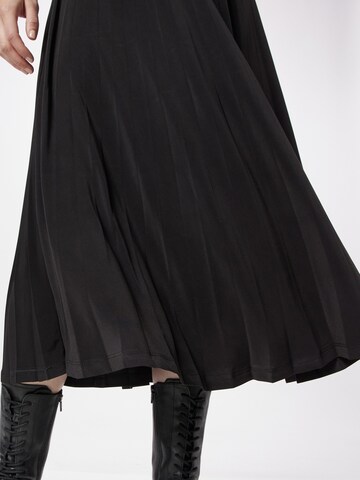 Dorothy Perkins Skirt in Black