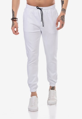 Redbridge Regular Pants in White: front