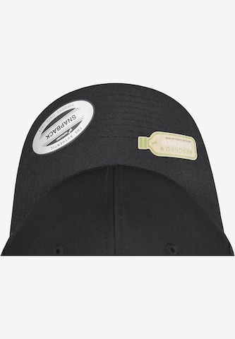 Flexfit Cap in Black