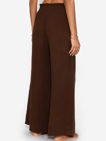 SASSYCLASSY Loosefit Hose‌ in Braun