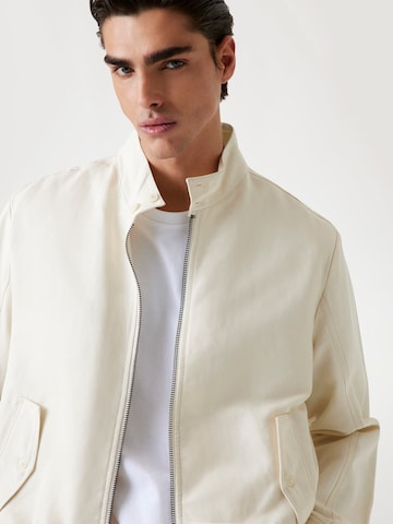 GUESS Jacke 'Harrington' in Beige