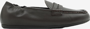 Desa Moccasins in Brown: front