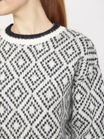 VICCI Germany Sweater in White