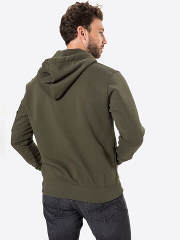 ALPHA INDUSTRIES Sweatshirt 'X-Fit' i grön