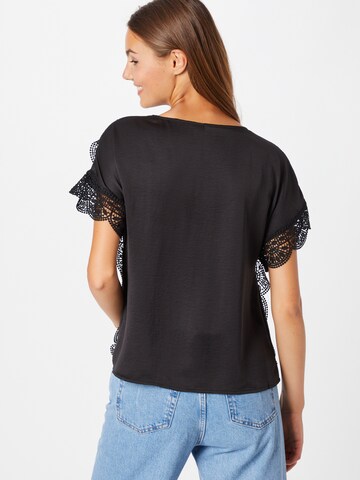 VERO MODA Blouse in Black