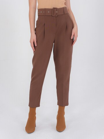 FRESHLIONS Tapered Pleat-Front Pants 'Rita' in Brown: front