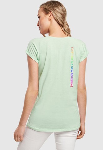 Merchcode T-Shirt 'Hope Rainbow' in Grün