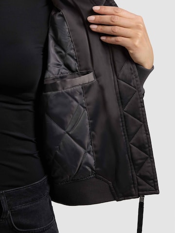 Veste mi-saison 'Beth' khujo en gris