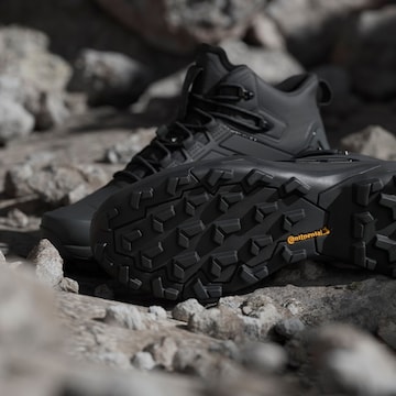 Botine 'Skychaser' de la ADIDAS TERREX pe negru