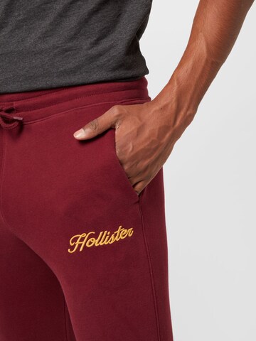 HOLLISTER Tapered Παντελόνι σε κόκκινο