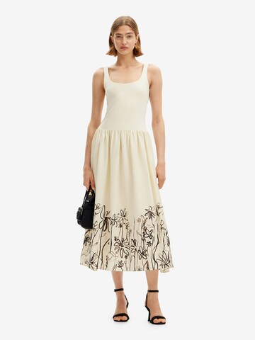 Robe Desigual en beige