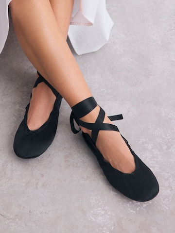 Ballerines Next en noir : devant