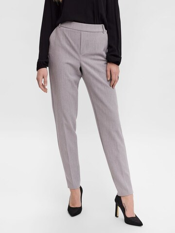 Effilé Pantalon à plis 'Maya' VERO MODA en gris