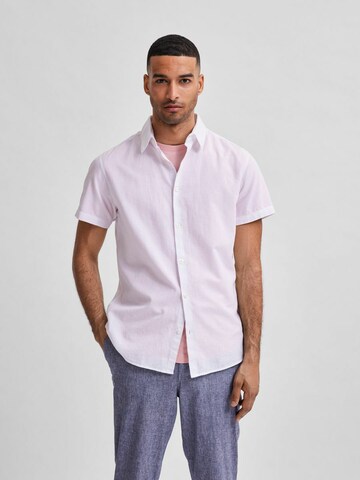 Coupe regular Chemise SELECTED HOMME en blanc : devant