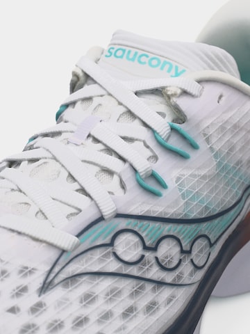 saucony Tekaški čevelj 'KINVARA 16' | bela barva