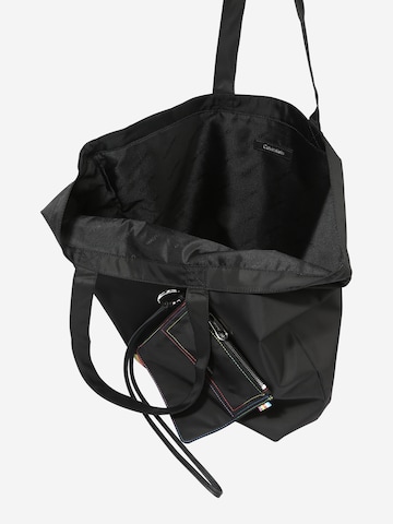 Calvin KleinRučna torbica - crna boja