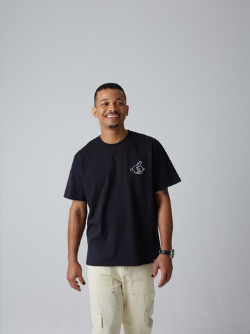 ABOUT YOU x Benny Cristo Shirt 'Jay' in Zwart: voorkant