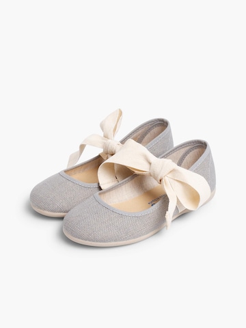 Pisamonas - Bailarina en gris