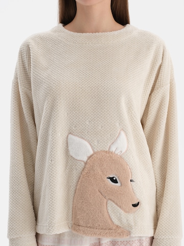 Pijama de la Dagi pe bej