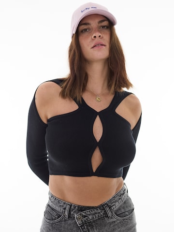 ABOUT YOU x Laura Giurcanu Shirt 'Eva' in Black: front