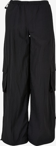 Effilé Pantalon cargo Urban Classics en noir : devant