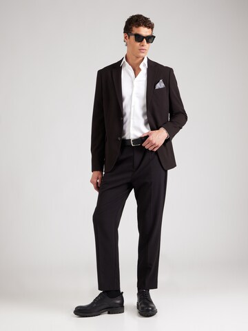 Calvin Klein Přiléhavý střih Společenská košile – bílá