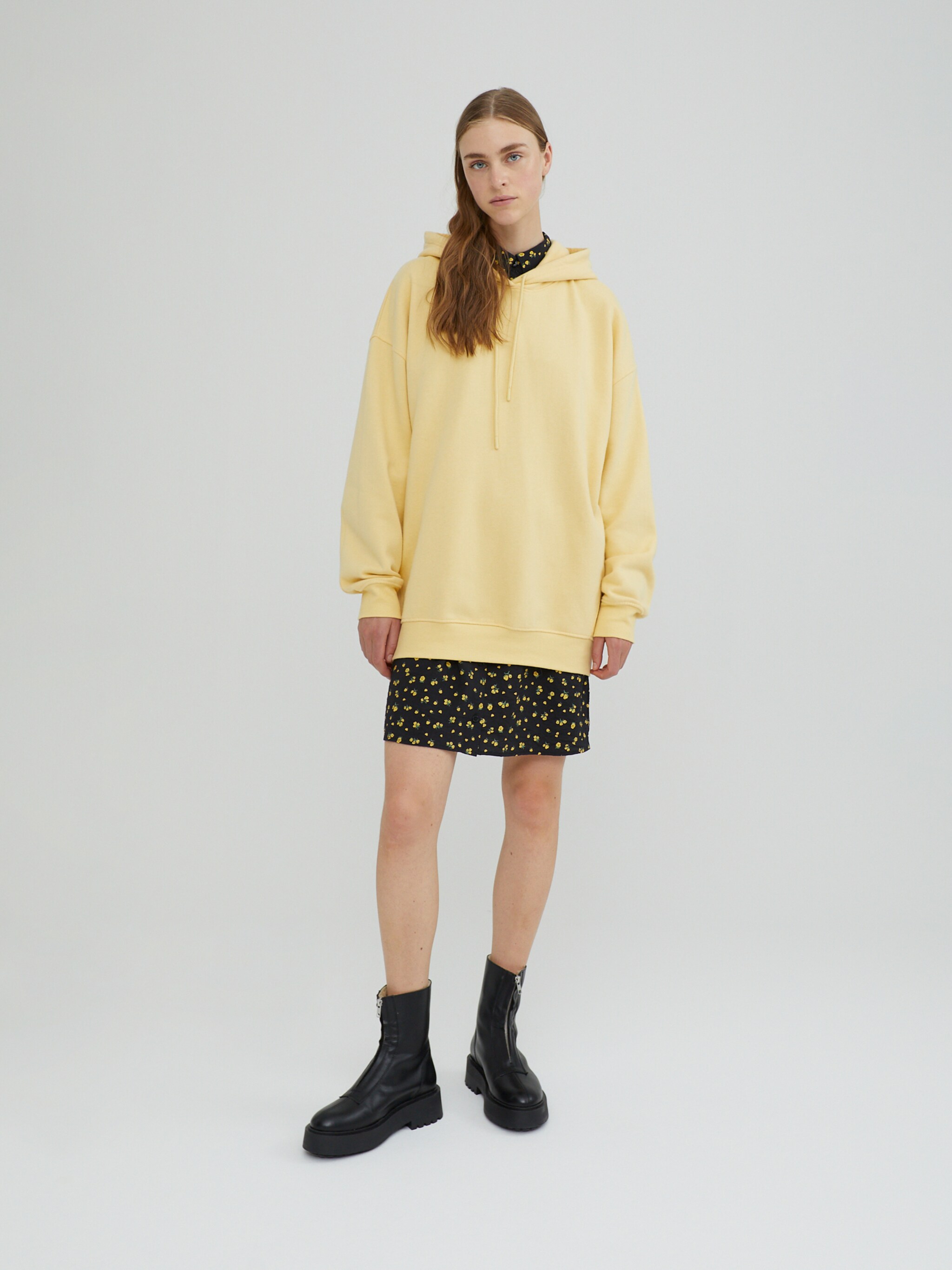 EDITED Producten Sweatshirt 'Nyla' Geel