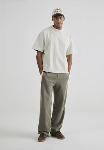 regular Pantaloni di Prohibited in verde: frontale