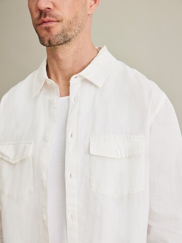 Coupe regular Chemise 'Lio' DAN FOX APPAREL en blanc