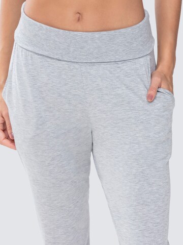 Effilé Pantalon de pyjama Mey en gris