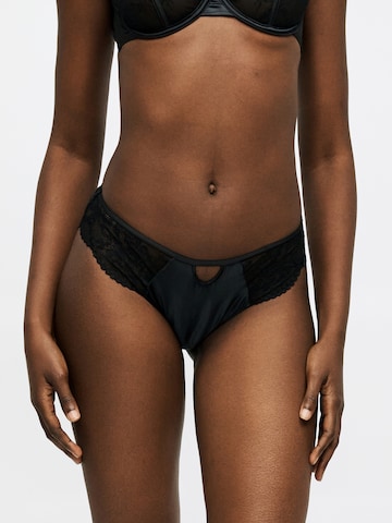 Dorina - Braga en negro: frente